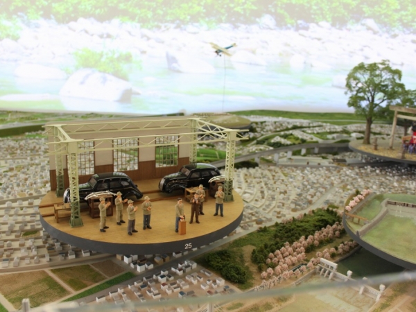 トヨタ自動車の本格的な量産工場として建設された「挙母工場」。竣工日の1938年11月3日がトヨタ自動車の創立記念日となっている（常設展ジオラマより）