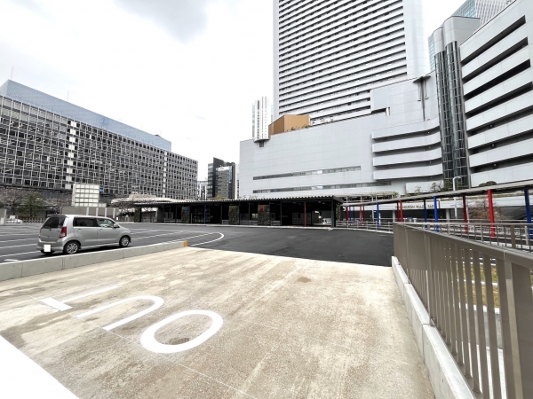 1976年竣工当時の大阪マルビル