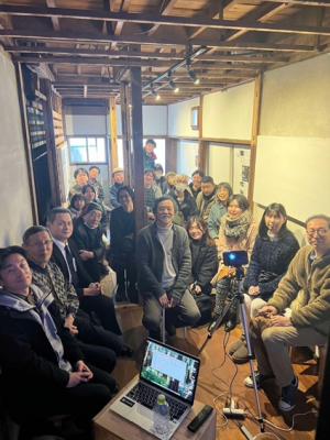 堀田さんと「たてよこ書店」内部