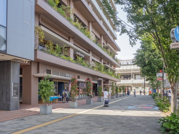 iti SETOUHIでは壁の一部を撤去し、大きな開口部を設けている