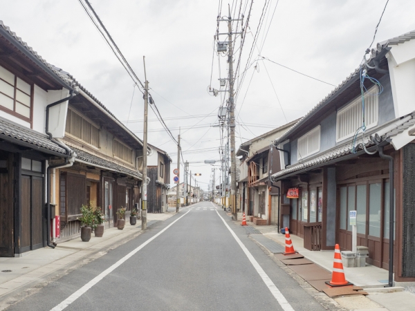 かつて<b>軒切り</b>が行われた城西の西今町の町並み