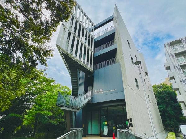 ▲愛知県名古屋市千種区にある国立名古屋大学東山キャンパス。もともとこのキャンパス一帯は「東山丘陵（尾張丘陵）」と呼ばれる名古屋市東部の高台丘陵地に位置しており、東海地区の中でも“災害に強いエリア”とされている