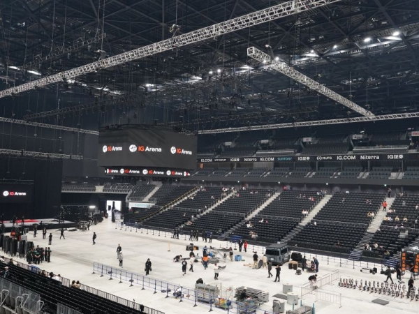 館内には約20の飲食店がそろう