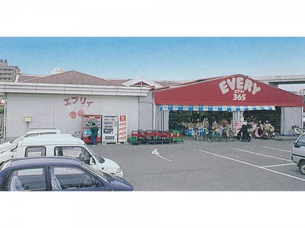 エブリイ 円山店の外観（提供：エブリイ）