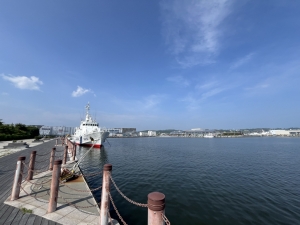 小名浜港2号埠頭より「イオンモールいわき小名浜」を望む　※2025年7月撮影