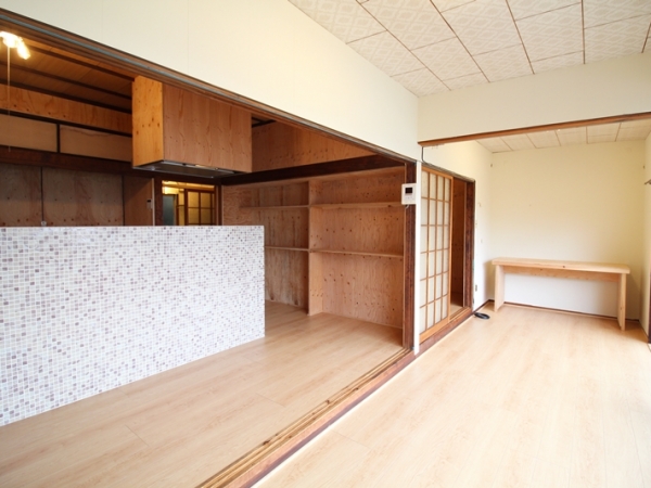 贈与型賃貸住宅の２軒目、法人向けの贈与型賃貸住宅、northlightのリビング改修前（写真提供/明生興産）