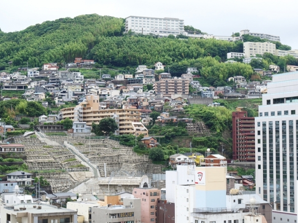 １軒目の贈与型賃貸住宅のリビング。清潔感があり、使いやすそう（写真提供/明生興産）