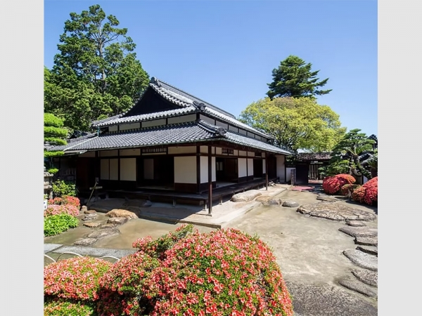 表書院前に広がる庭園