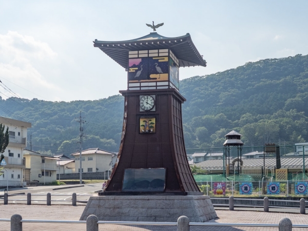 湯郷温泉 てつどう模型館&レトロおもちゃ館で開催される「水島コレクション」プレゼントの抽選会の様子（提供：湯郷温泉 てつどう模型館&レトロおもちゃ館）