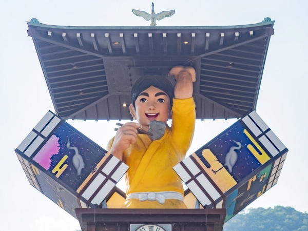 湯郷温泉 てつどう模型館&レトロおもちゃ館で開催される「水島コレクション」プレゼントの抽選会の様子（提供：湯郷温泉 てつどう模型館&レトロおもちゃ館）