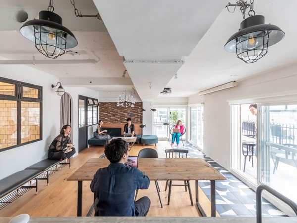 groove agentのオフィスは、外苑前にある分譲マンションの一室をリノベーションしたという