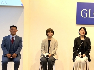 左から、住宅みらい会議代表理事・須藤氏、積水ハウス株式会社・祝原氏、株式会社LIFULL・龔