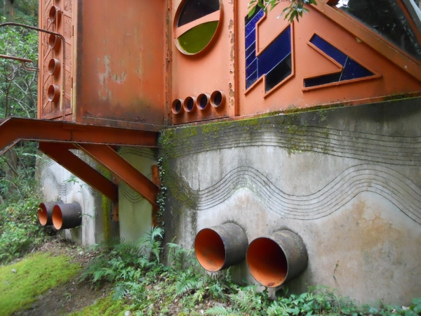 マシンのような川合の自邸に対し幻庵は…（イラスト：宮沢洋）