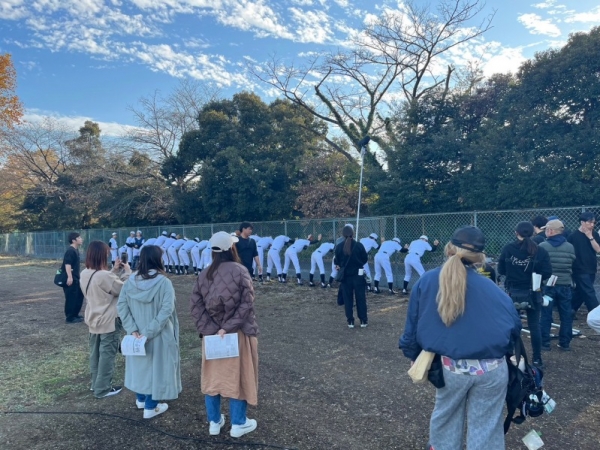 「不適切にもほどがある」での1コマ、野球部のケツバットの撮影シーン（画像提供：足利市）