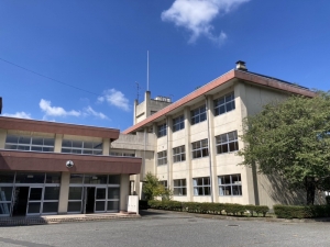 旧足利西高校は、撮影場所として引き合いが多いロケ地だ。休日には聖地巡礼で訪れるファンもいる（画像提供：足利市）