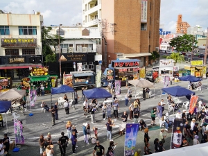 「KOZA ROCKS2025」では「ゲート通り」の一部を封鎖（提供：フォーシーズ株式会社）