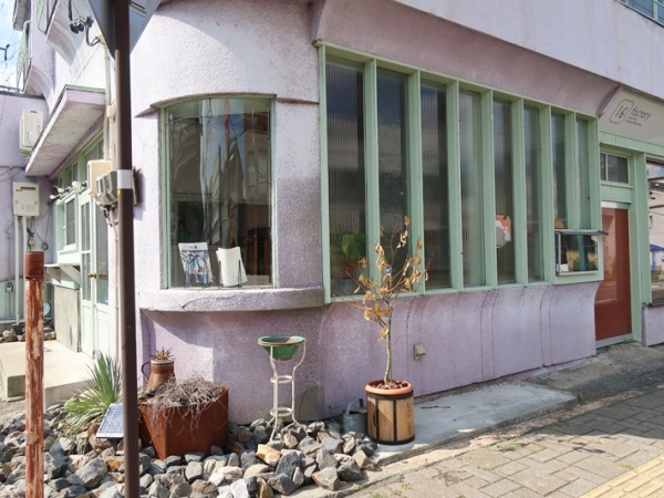 中を見せていただいたがタイル貼りでかわいい造りだった（筆者撮影）