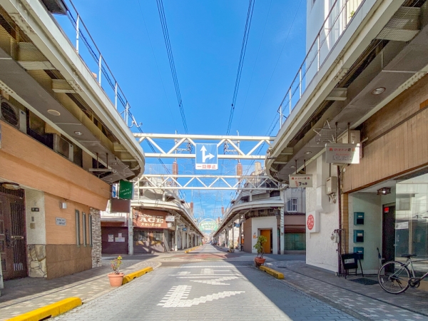 福山市中央公園から北（福山駅方面）へ延びる「久松通り商店街」