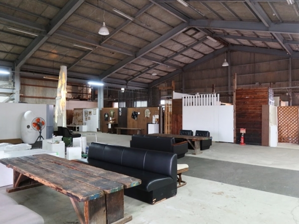 玉野市宇野「駅東創庫」の内部（撮影：中川寛子）