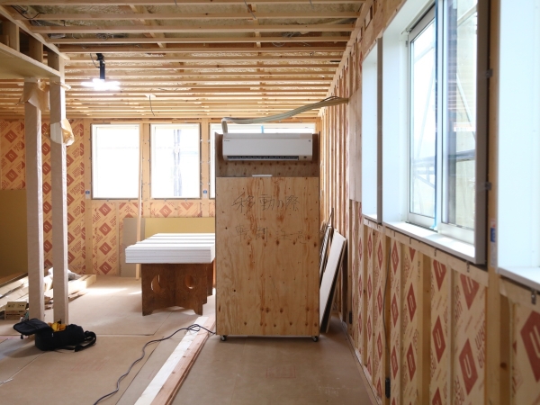 お話を聞いた中川工務店の中川専務。同社は現場環境改善に向けて「仮設エアコン」をいち早く導入。防災イベントを開催するなど防災意識と防災知識の向上を図り、「命を守る取り組み」を推進している