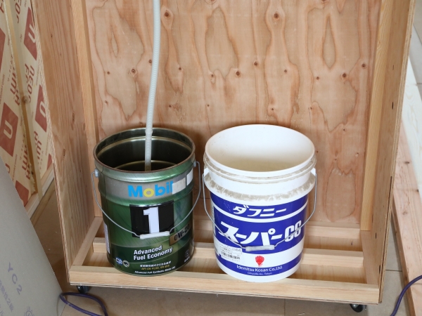 別の現場の「仮設エアコン」。職人からも「本当にありがたい」「快適に作業ができる」と高評価
