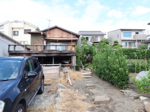 こちらは宿泊施設。コンパクトながら大きなバルコニーがあって気持ちよさそう（筆者撮影）