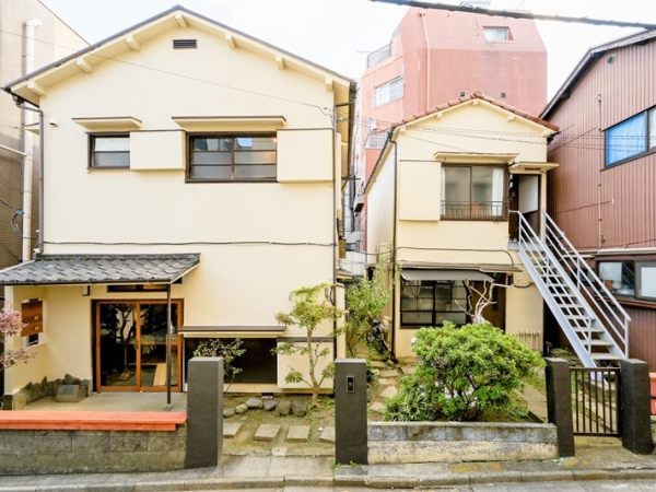 巻組が改修した空き家。使い続けることで建物の劣化をできるだけ防ぎ、後世に残す可能性を生む（写真提供/巻組）