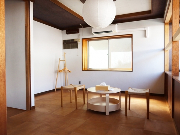 水回りは清潔さが大事。使えるものは既存のままで使用（筆者撮影）