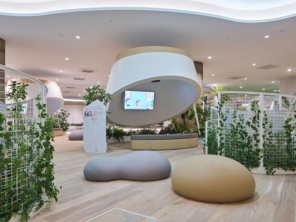 「ICHIJO-Lab 幕張」をご案内いただいた大島さんと岡添さん