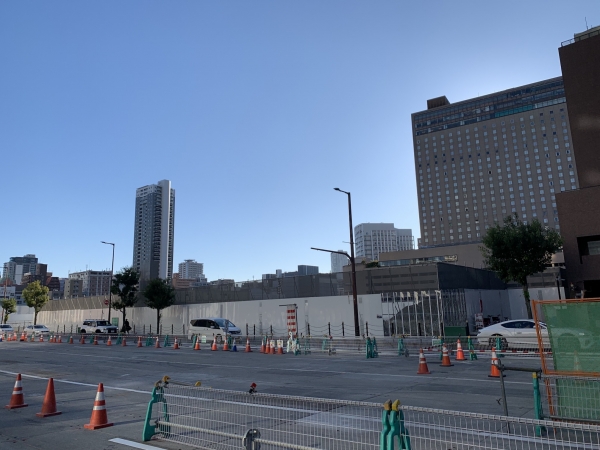 A地区南側のタワーマンション建設予定地（2025年12月現在）