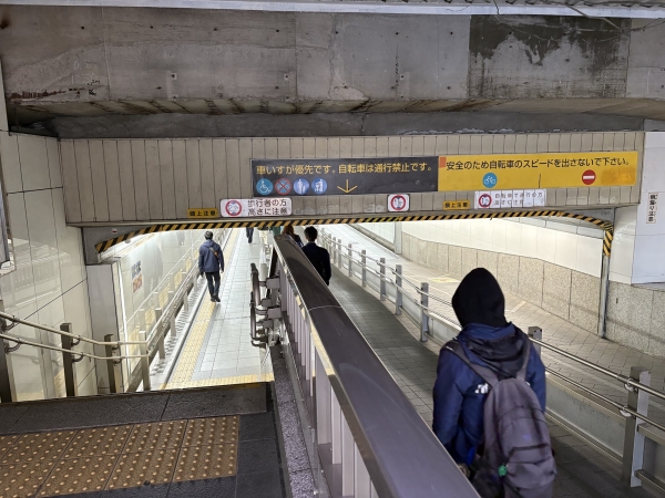北千住駅西口と東口を結ぶ地下通路