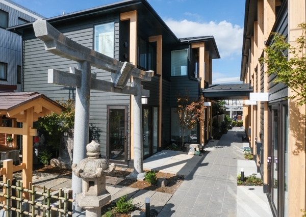 人手不足、資材高騰、開発適地の減少その他による住宅価格、家賃の上昇が続いている。それを背景に2026年の住宅、不動産の動きのうち、高値をどう回避するかを中心にデータ、事例を踏まえながら予測される動きを考えてみた。