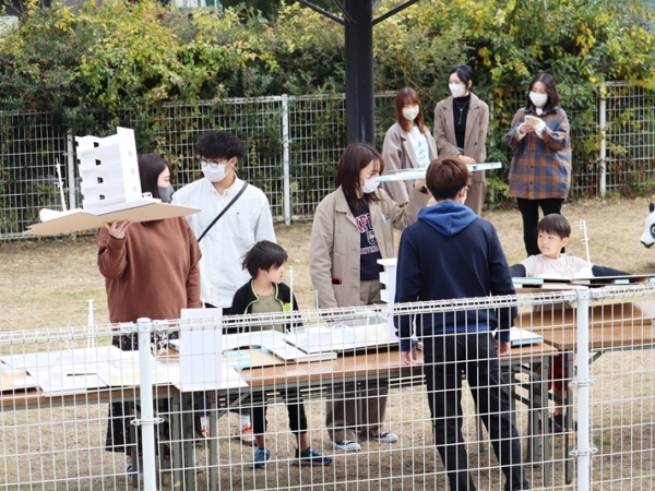 キッチンはコミュニティカフェとして使う際に活躍している（筆者撮影）