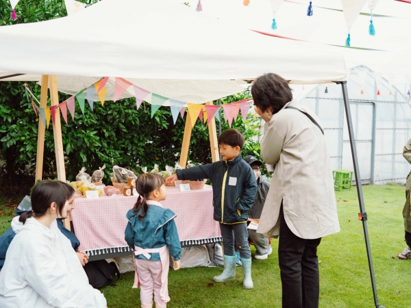 農産品を子ども店長が販売