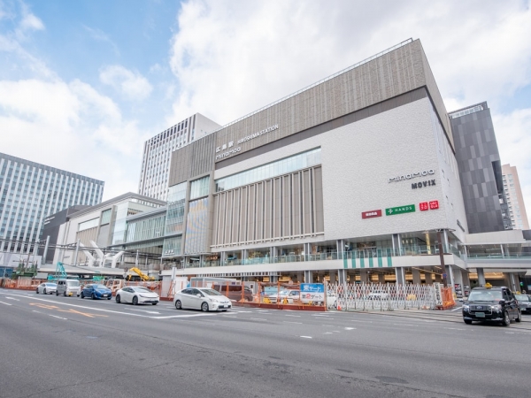 東側から見た広島駅の新駅ビル