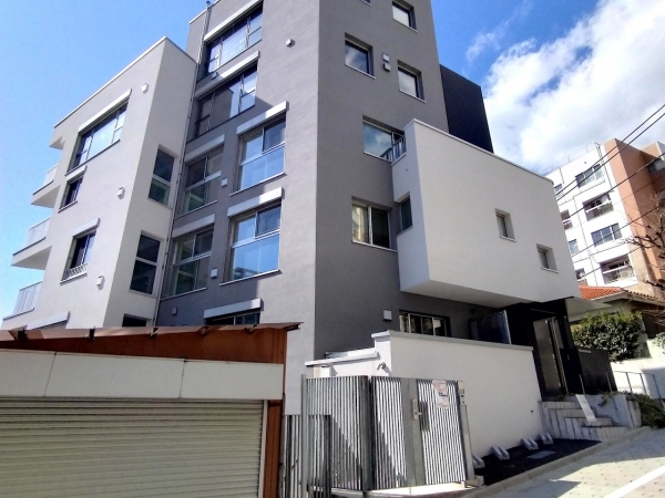 MEGUROHAUSの外観（撮影：高橋真樹）