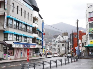 湯河原駅前の様子