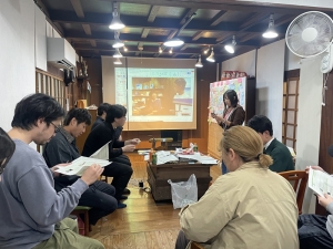 立場や仕事のやり方などが違う人たちが同じテーマで語り合うこと自体に発見があるのかもしれない（写真提供/omusubi不動産）