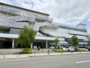 ▲西武グループのお膝元である「所沢」駅ではなく、JR武蔵野線の「東所沢」駅から徒歩約10分の場所に誕生した「ところざわサクラタウン」。もともとは旧所沢浄化センターがあった場所だが、公募型プロポーザルによってKADOKAWAへ約3.7ヘクタールの敷地が売却された（筆者撮影）