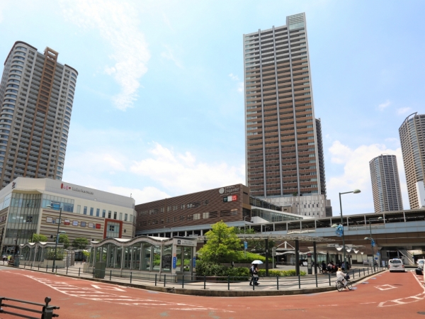 かつて工場が建っていた場所とは思えない変貌を遂げた、タワーマンションが林立する武蔵小杉駅周辺